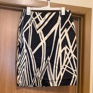 New Jones New York Geometric Black and Cream Pencil Skirt Size 10